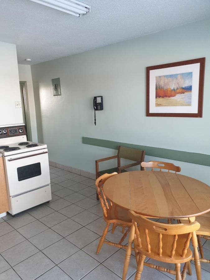 Chimo Motel Cochrane Dış mekan fotoğraf