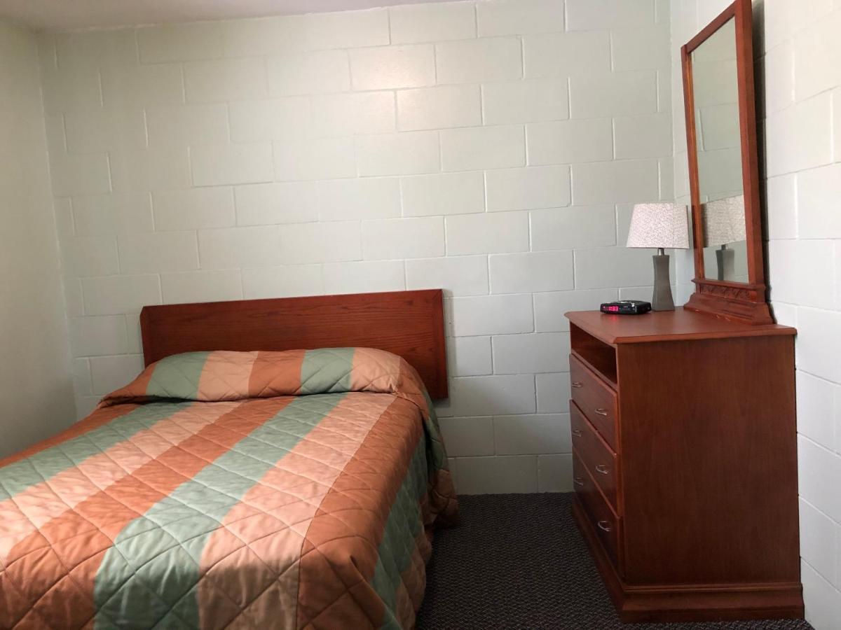 Chimo Motel Cochrane Dış mekan fotoğraf