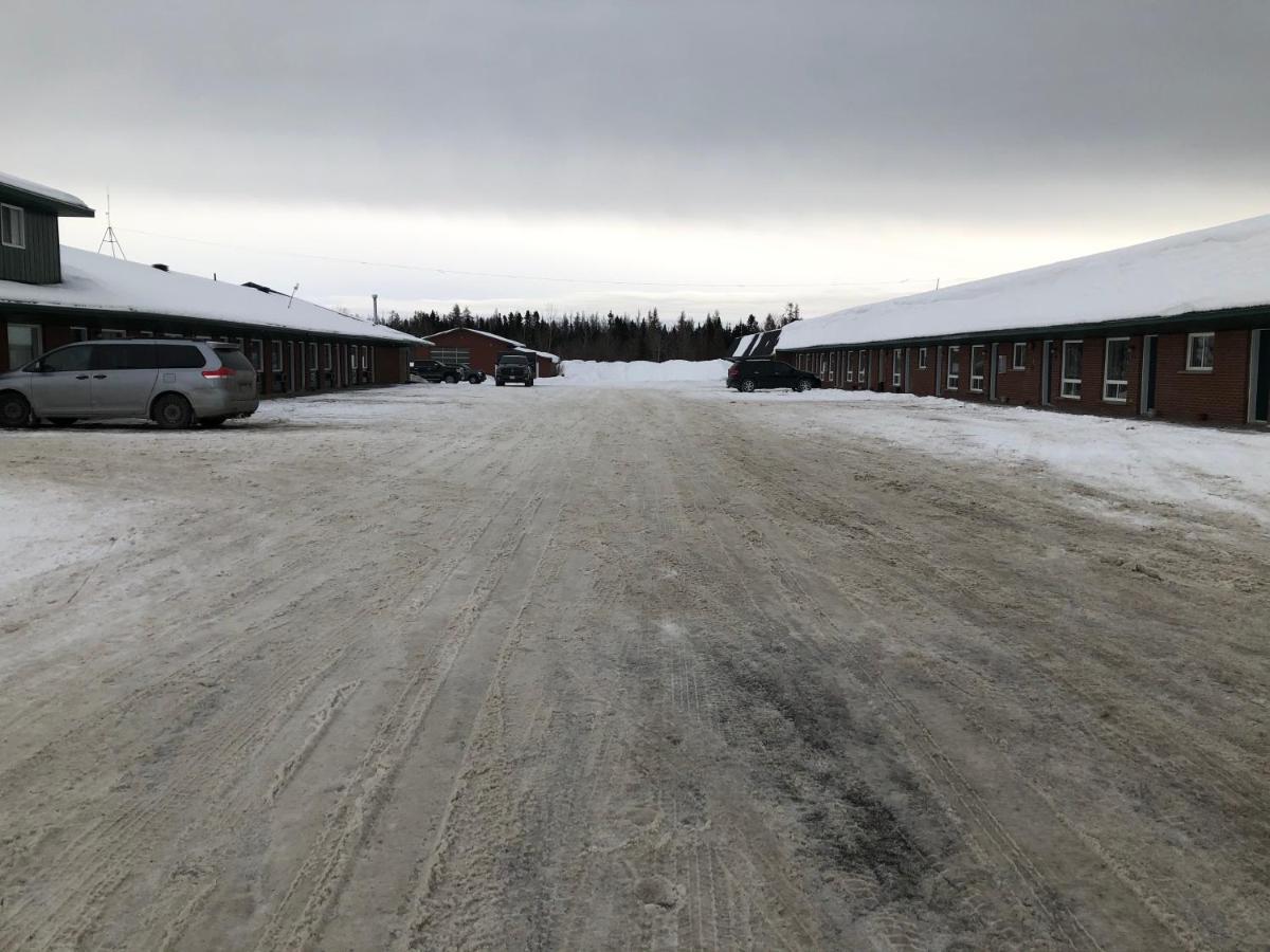 Chimo Motel Cochrane Dış mekan fotoğraf