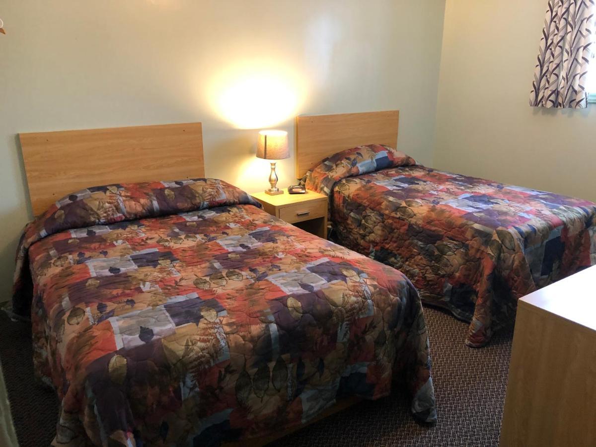 Chimo Motel Cochrane Dış mekan fotoğraf